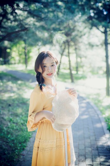 眼里余光都是你